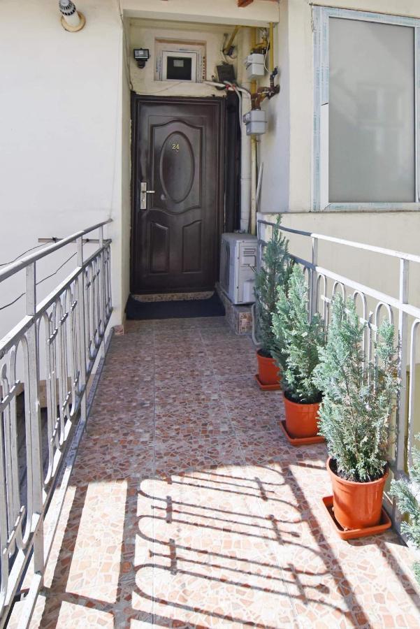Bucharest Studio Buitenkant foto